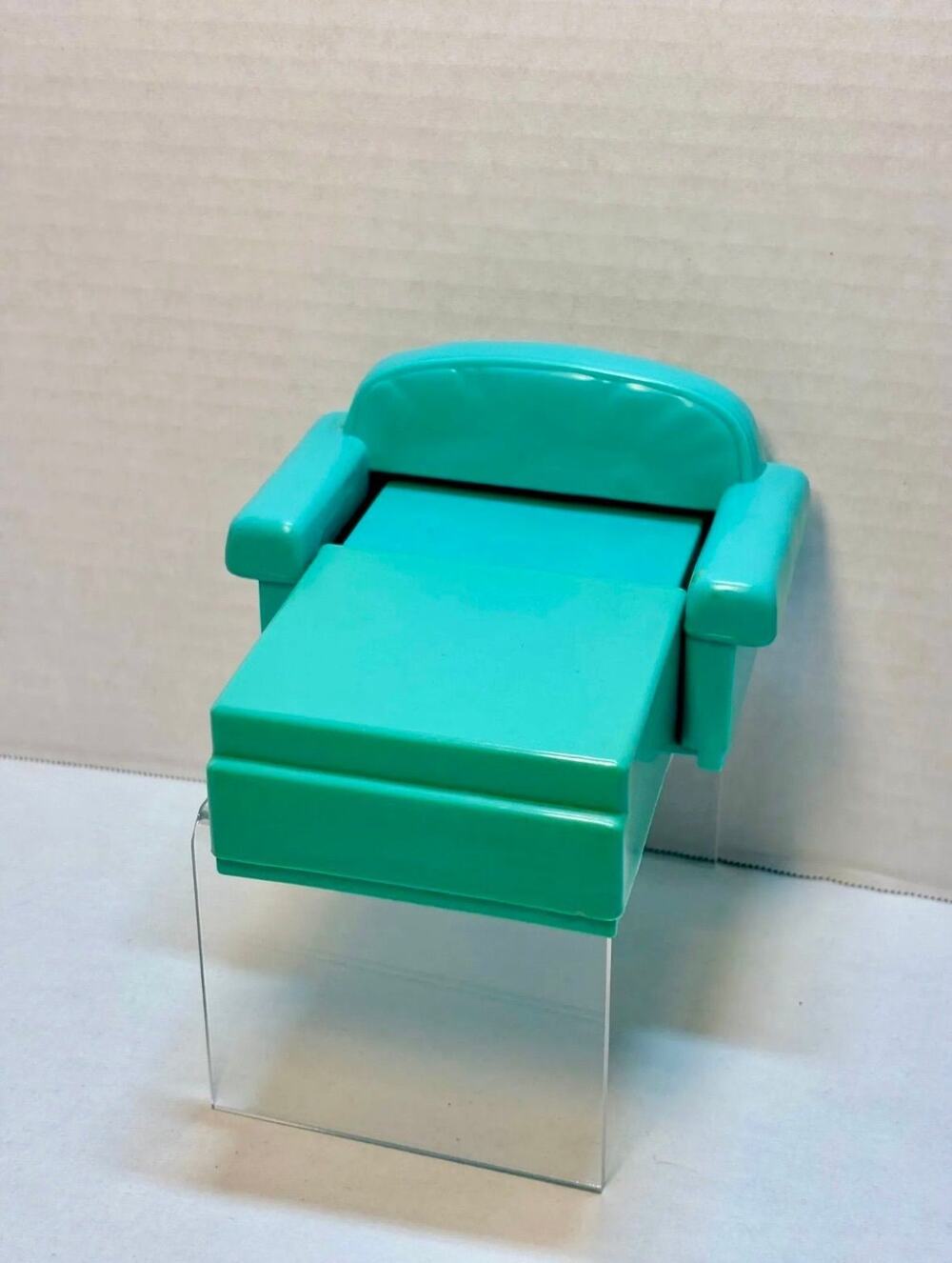 Fisher Price Loving Family Dollhouse Family Pull Out Blue Couch